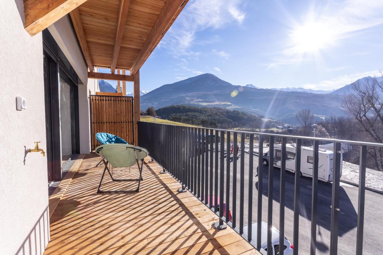 Апартаменты Au Calme Des Sommets - Vue Montagne Эмбрён Экстерьер фото